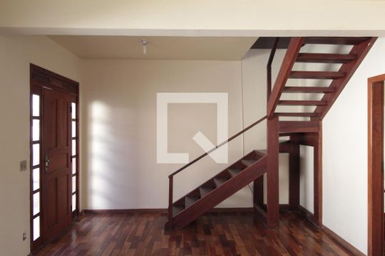 Sala de casa para alugar com 2 quartos, 103m² em Floramar, Belo Horizonte