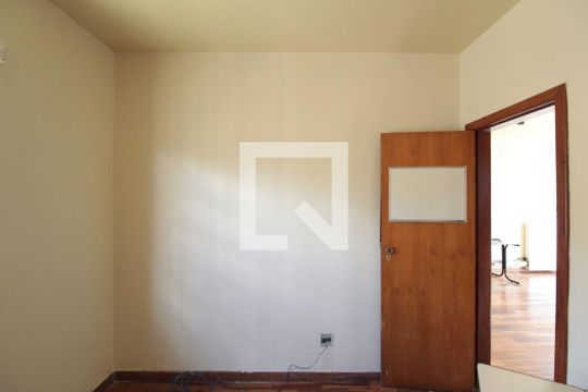 Quarto 2 de casa para alugar com 2 quartos, 103m² em Floramar, Belo Horizonte