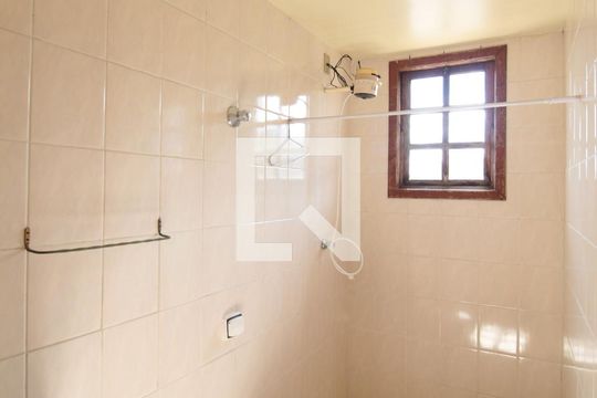 Banheiro Social de casa para alugar com 2 quartos, 103m² em Floramar, Belo Horizonte