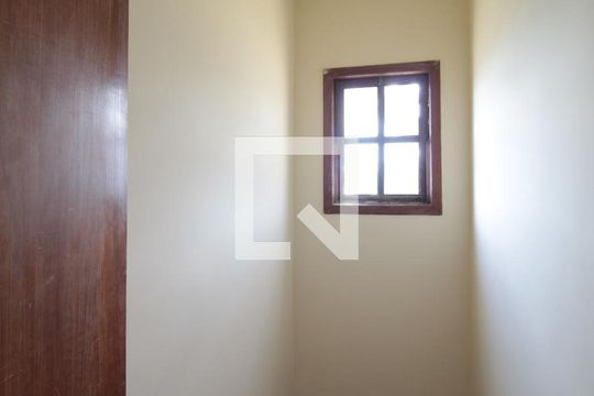 Despensa de casa para alugar com 2 quartos, 103m² em Floramar, Belo Horizonte