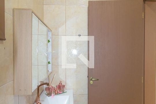 Lavabo de casa à venda com 3 quartos, 220m² em Harmonia, Canoas