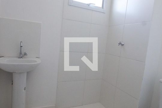 Banheiro de apartamento à venda com 2 quartos, 42m² em Jardim Tres Irmaos, Taboão da Serra