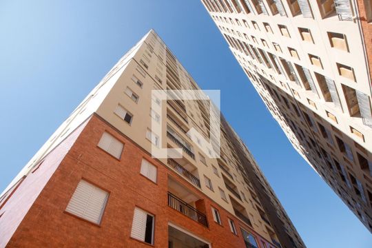 Fachada do bloco de apartamento à venda com 2 quartos, 42m² em Jardim Tres Irmaos, Taboão da Serra