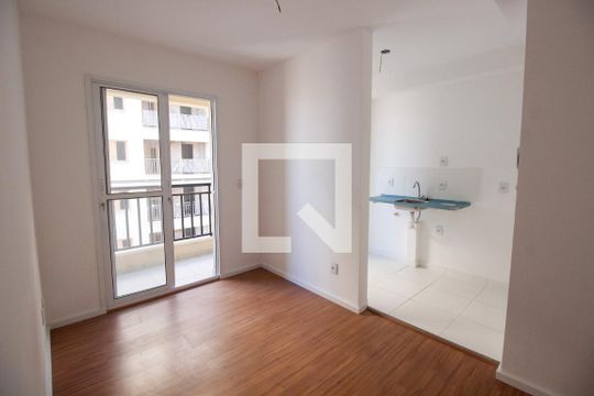 Apartamento à venda com 2 quartos, 42m² em Jardim Tres Irmaos, Taboão da Serra