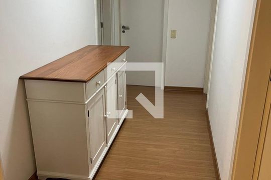 Corredor de apartamento à venda com 4 quartos, 130m² em Alphaville, Barueri