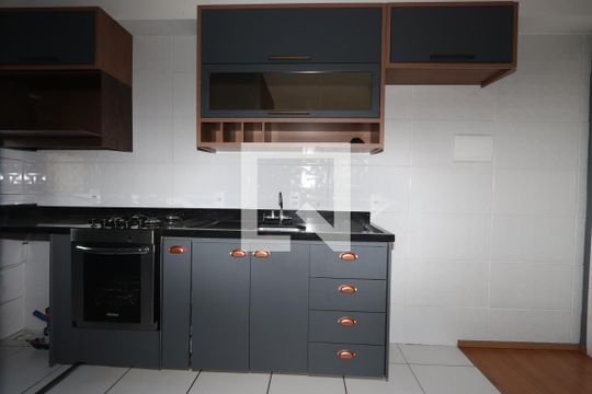 Cozinha de apartamento à venda com 2 quartos, 40m² em Vila Ema, São Paulo