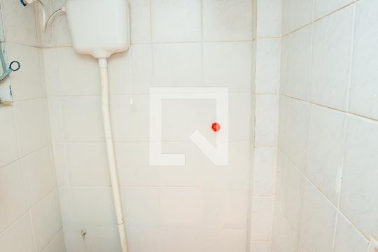 Banheiro de Serviço de casa à venda com 2 quartos, 100m² em Marechal Rondon, Canoas
