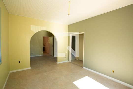 Casa à venda com 2 quartos, 100m² em Marechal Rondon, Canoas