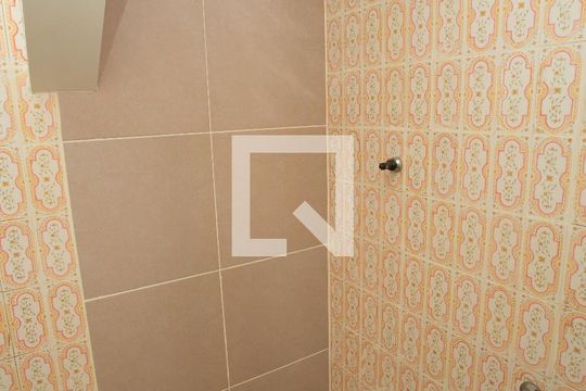 Banheiro de casa à venda com 2 quartos, 100m² em Marechal Rondon, Canoas