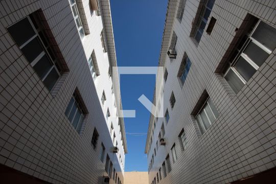 Fachada de apartamento para alugar com 1 quarto, 44m² em Guilhermina, Praia Grande
