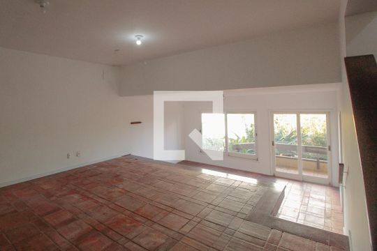 Casa para alugar com 4 quartos, 240m² em Bela Vista, Porto Alegre