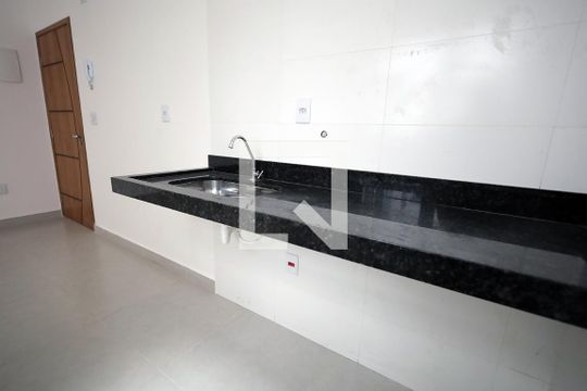 Cozinha de apartamento à venda com 2 quartos, 52m² em Vila Eldizia, Santo André