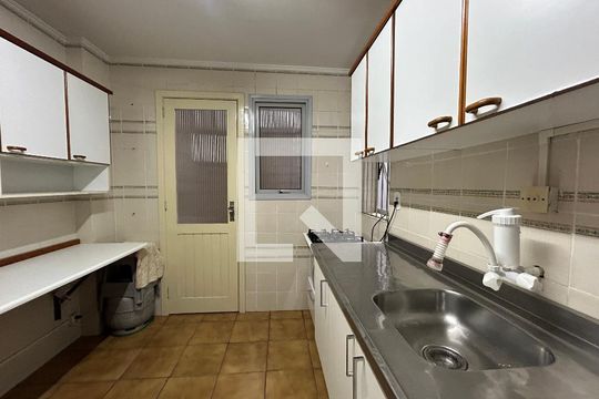 Cozinha de apartamento à venda com 2 quartos, 65m² em Vicentina, São Leopoldo
