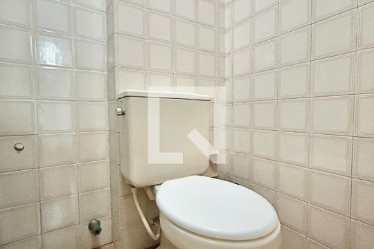 Banheiro de apartamento à venda com 2 quartos, 65m² em Vicentina, São Leopoldo