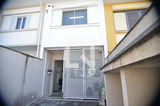Área Externa de casa à venda com 2 quartos, 108m² em Campestre, Santo André