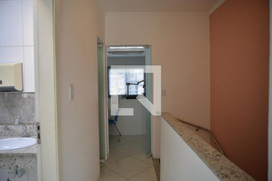 Corredor de casa à venda com 2 quartos, 108m² em Campestre, Santo André