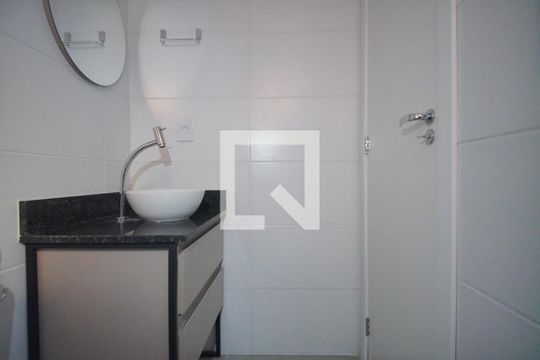 Banheiro de kitnet/studio à venda com 1 quarto, 40m² em Vila Nova, Novo Hamburgo
