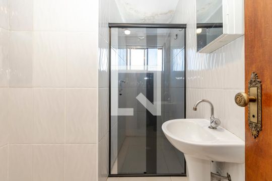 Banheiro de apartamento para alugar com 2 quartos, 85m² em Santo Amaro, São Paulo