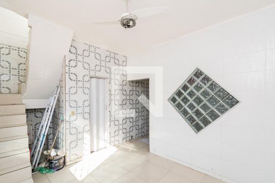 Sala de apartamento à venda com 3 quartos, 73m² em Brás de Pina, Rio de Janeiro
