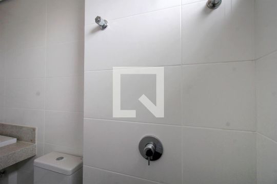 Banheiro de apartamento à venda com 3 quartos, 82m² em Renascença, Belo Horizonte