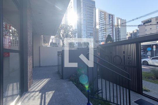 Área comum de kitnet/studio à venda com 1 quarto, 19m² em Água Verde, Curitiba