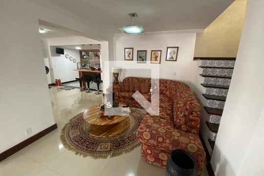 Sala de casa à venda com 6 quartos, 513m² em Pechincha, Rio de Janeiro