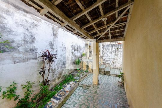 Entrada de casa à venda com 4 quartos, 280m² em Moinho Velho, São Paulo