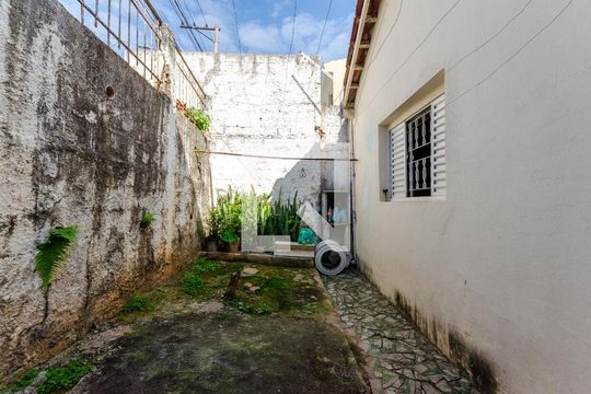 Quintal de casa à venda com 4 quartos, 280m² em Moinho Velho, São Paulo