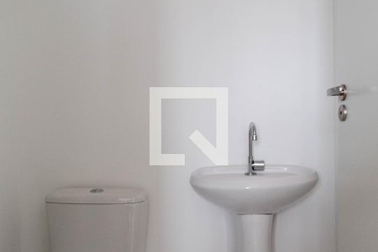 Banheiro Social de apartamento para alugar com 2 quartos, 32m² em Parque Novo Mundo, São Paulo