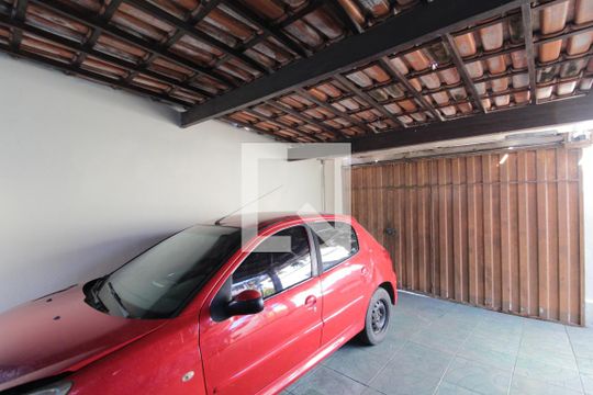 Garagem de casa à venda com 3 quartos, 140m² em Rio Branco, Belo Horizonte