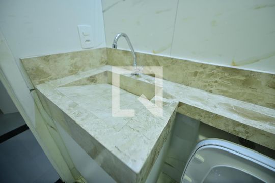 Banheiro Social de apartamento para alugar com 2 quartos, 42m² em Residencial 14 Bis, Goiânia