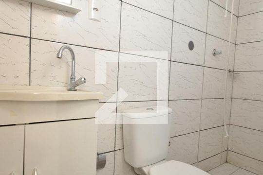 Banheiro de casa para alugar com 1 quarto, 60m² em Jardim Virginia Bianca, São Paulo