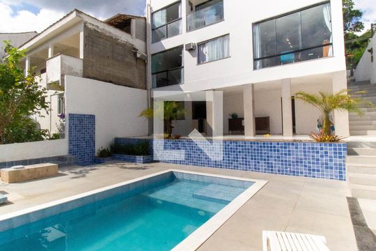 Área Externa de casa à venda com 4 quartos, 240m² em Matapaca, Niterói