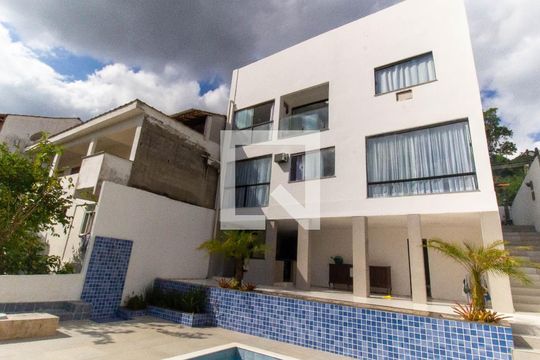 Área Externa de casa à venda com 4 quartos, 240m² em Matapaca, Niterói