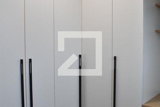 Quarto 1 de apartamento à venda com 2 quartos, 66m² em Centro, Curitiba