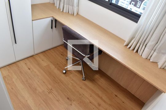 Quarto 1 de apartamento à venda com 2 quartos, 66m² em Centro, Curitiba