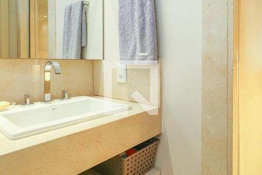 Banheiro da Suíte 3 de apartamento à venda com 3 quartos, 304m² em Auxiliadora, Porto Alegre