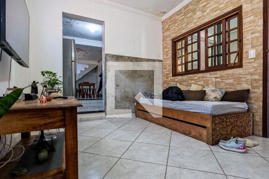 Casa à venda com 5 quartos, 111m² em Vila Herminia, São Paulo