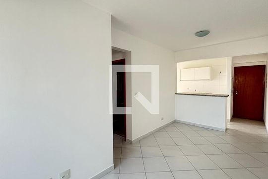Sala de apartamento à venda com 2 quartos, 60m² em Campestre, Santo André