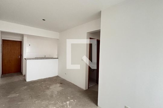 Sala de apartamento à venda com 2 quartos, 60m² em Campestre, Santo André