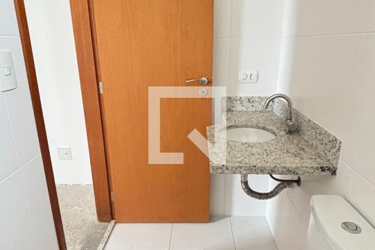 Banheiro da Suíte de apartamento à venda com 2 quartos, 60m² em Campestre, Santo André