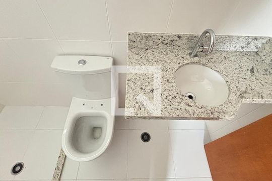 Banheiro da Suíte de apartamento à venda com 2 quartos, 60m² em Campestre, Santo André
