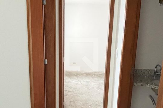 Corredor de apartamento à venda com 2 quartos, 60m² em Campestre, Santo André