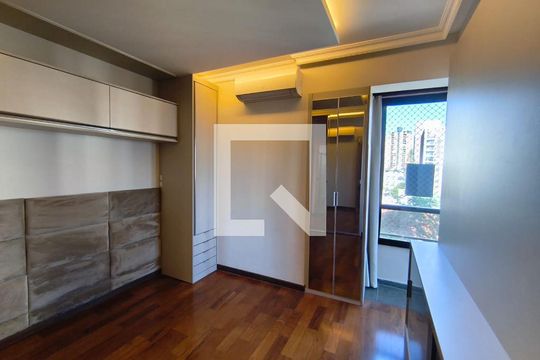 Suíte de apartamento à venda com 2 quartos, 116m² em Vila Mariana, São Paulo