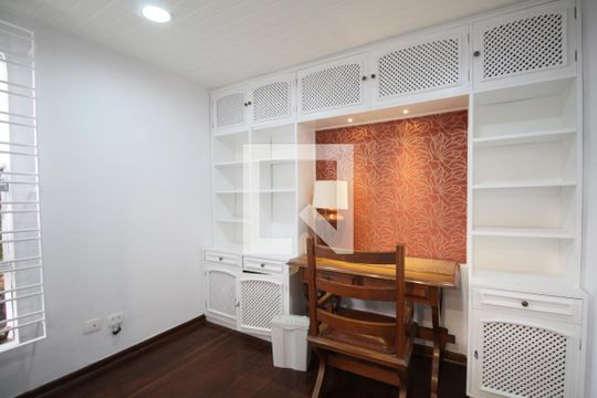Escritório de casa à venda com 4 quartos, 374m² em Vila Morumbi, São Paulo
