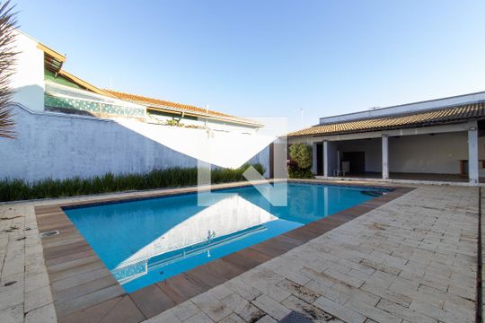 Área externa de casa à venda com 3 quartos, 420m² em Jardim Santa Genebra, Campinas