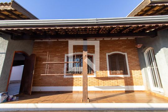 Área externa de casa à venda com 3 quartos, 420m² em Jardim Santa Genebra, Campinas