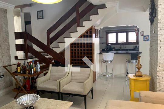 Sala de casa de condomínio à venda com 3 quartos, 396m² em Residencial Quatro (alphaville), Santana de Parnaíba