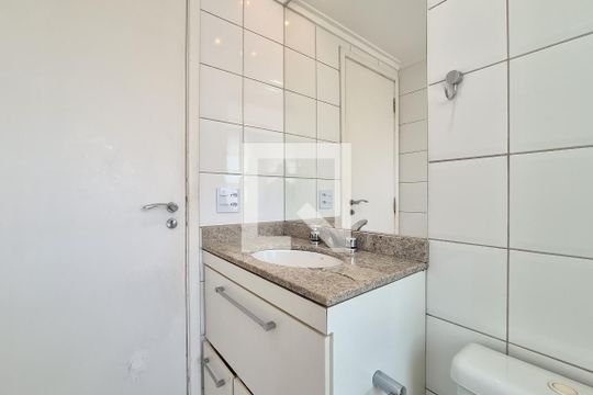Banheiro Social de apartamento para alugar com 3 quartos, 98m² em Baeta Neves, São Bernardo do Campo