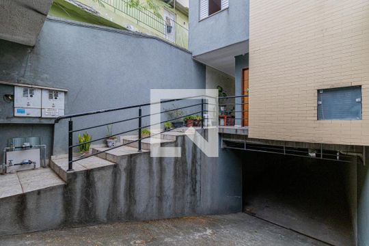 Garagem de casa à venda com 5 quartos, 178m² em Artur Alvim, São Paulo